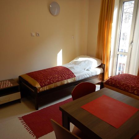 Hostel Sklodowska Люблин Экстерьер фото