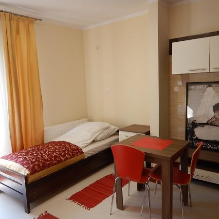 Hostel Sklodowska Люблин Экстерьер фото