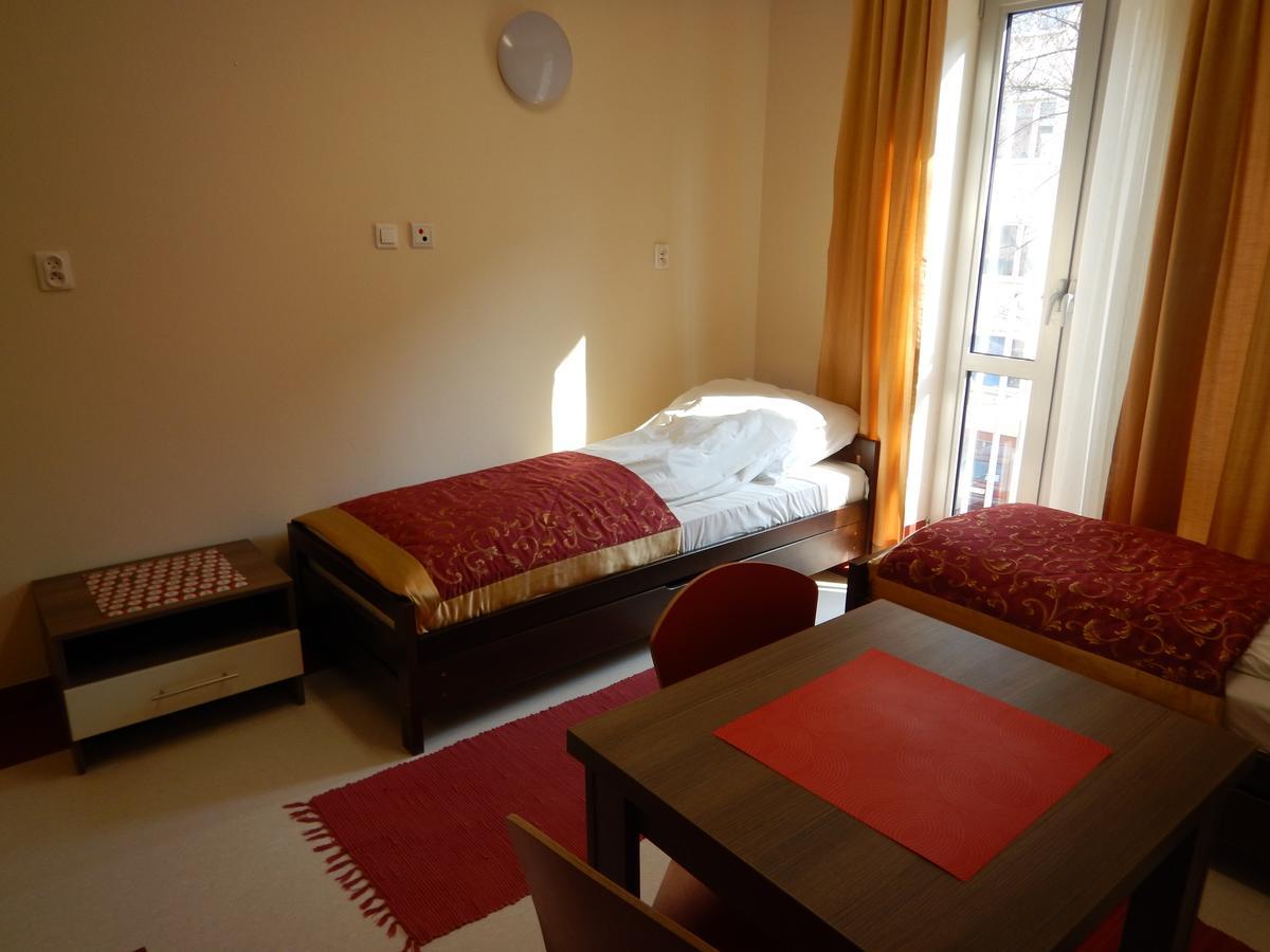Hostel Sklodowska Люблин Экстерьер фото