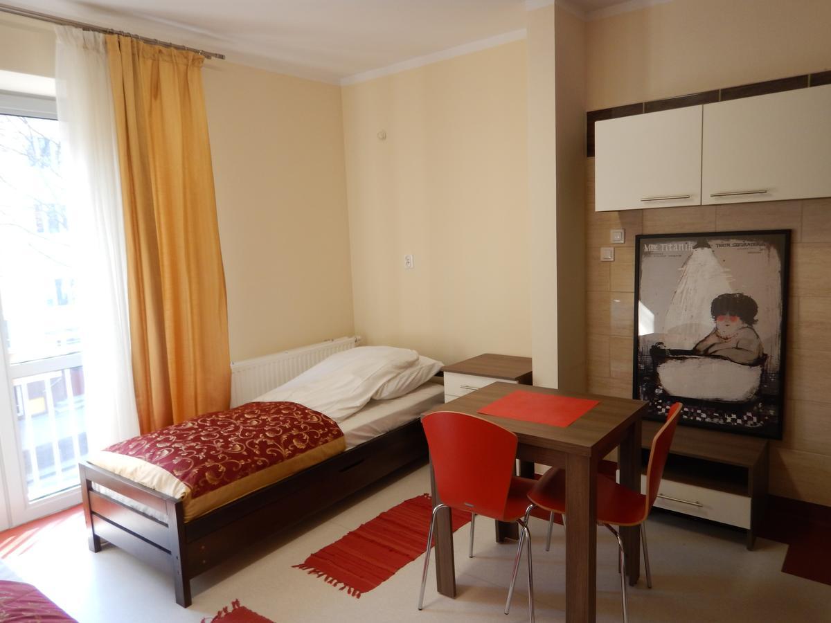 Hostel Sklodowska Люблин Экстерьер фото