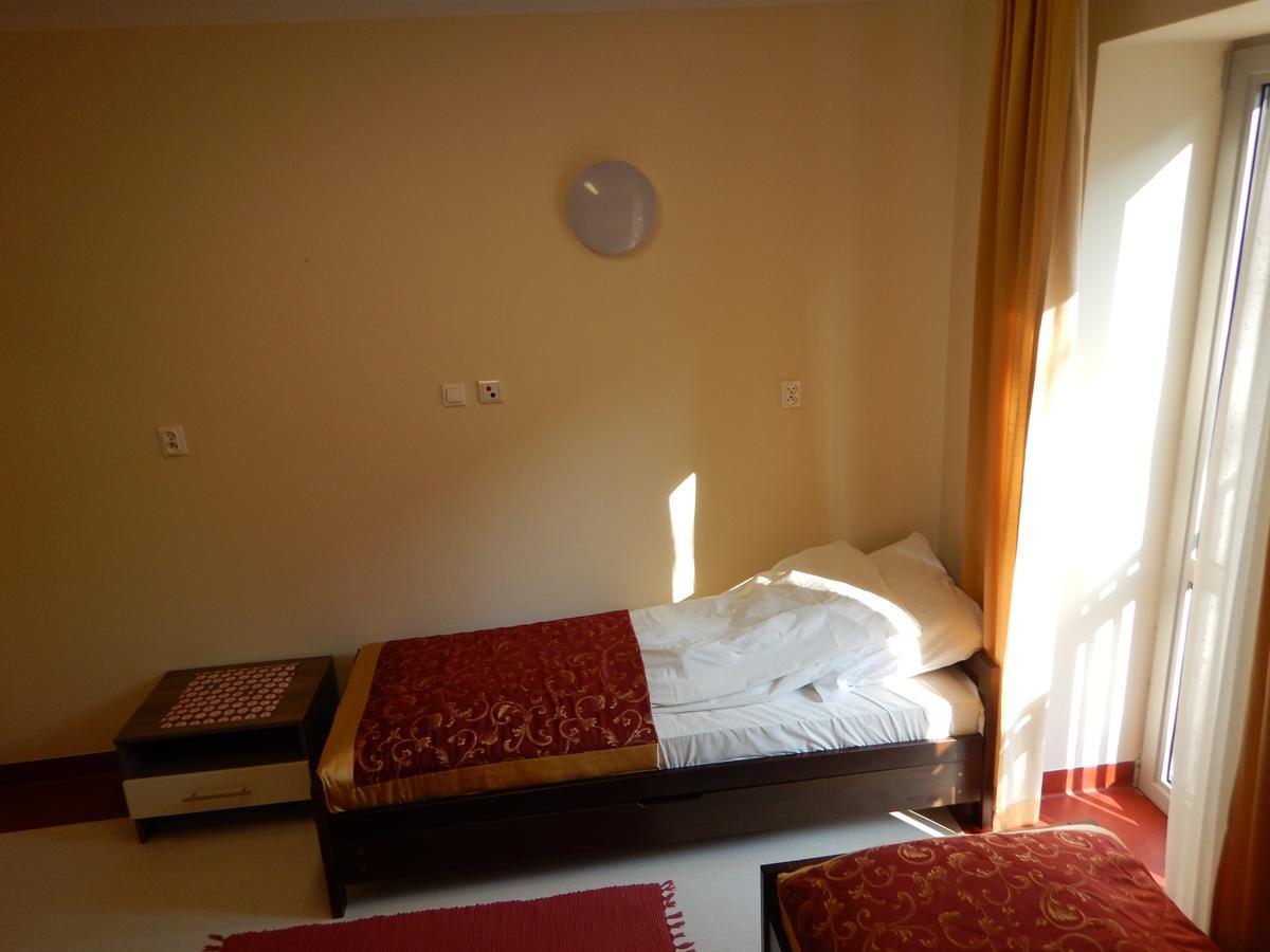 Hostel Sklodowska Люблин Экстерьер фото